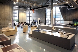 ExhibitionHall2_b.jpg